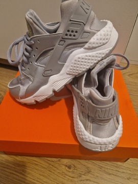 Buty sportowe Nike Air Huarache Run r.36