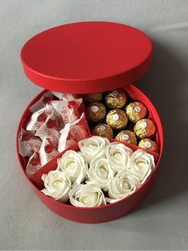 Flowerbox Ferrero Raffaello Prezent na Walentynki