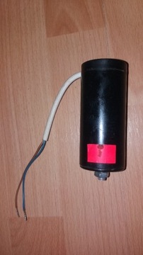 KONDENSATOR SILNIKOWY ROZRUCHOWY 175uF 320V KABEL