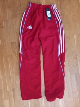 spodnie treningowe marki adidas