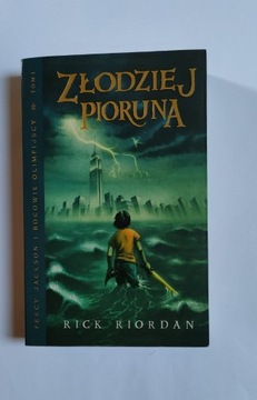 Percy Jackson tom 1 Złodziej pioruna