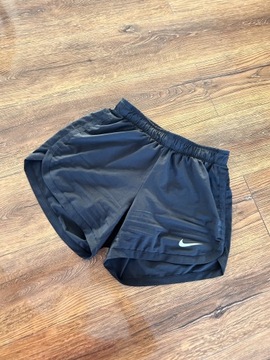 Spodenki Nike XS, szorty sportowe Nike 2w1 getry