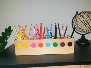 Wood&Decor ORGANIZER NA KREDKI 8 montessori