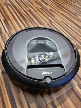 iRobot Roomba i7 + stacja Clean Base