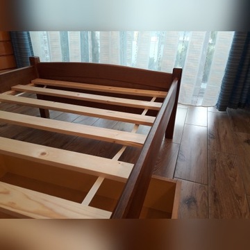 Łóżko z litego drewna dębowego