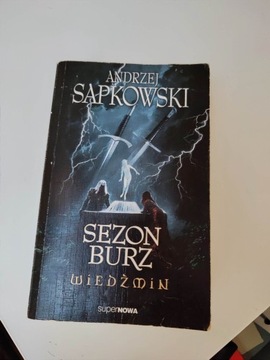 Książka sezon burz sapkowski