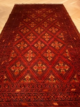 Czerwony marokański dywan