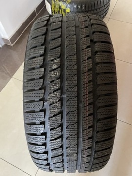 KUMHO I’zen KW27 345/35 R19