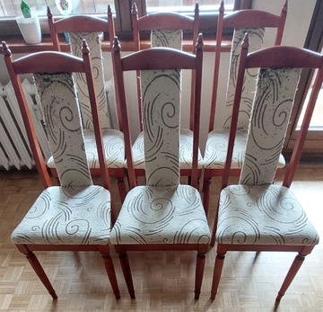 Krzesła z litego drewna 