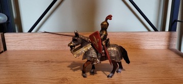 Schleich rycerz na koniu z lancą figurka wycofana