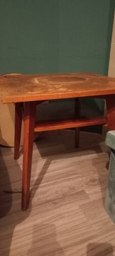 Kwadratowy stolik z lat 60