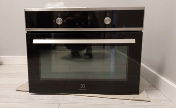 Kuchenka mikrofalowa Electrolux EVK6E40X Grill