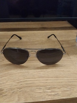 Na sprzedaż okulary przeciwsłoneczne