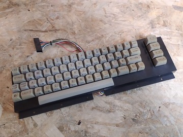 KLAWIATURA COMMODORE 16 #8