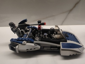 LEGO Star Wars 75022 Mandalorian speeder