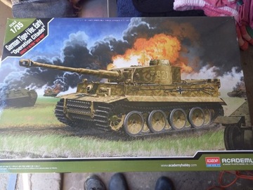 Tiger I (early ver.) Academy aca13509 + blaszki + dodatkowe kalkomanie