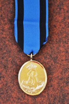 Virtuti Militari medal ze wstążką