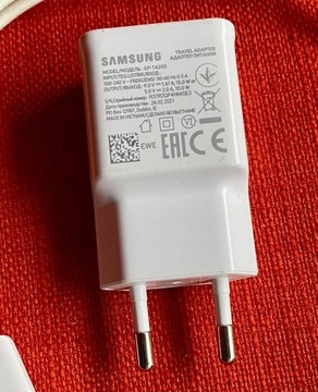 Ładowarka Samsung EP-TA200- z kablem USB-C (biała)