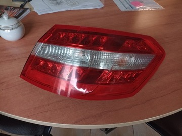 Lampa prawy tył Mercedes w212