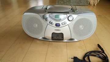 Odtwarzacz CD, radio i magnetofon kasetowy PHILIPS