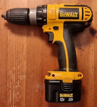 DeWalt DC745 wiertarko wkrętarka akumulator. 12V 