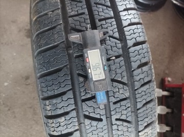 Opona zimowa 215/65 R16C