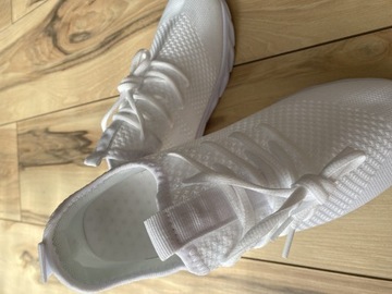 Sneakersy tenisówki białe siateczkowe nowe 40 buty