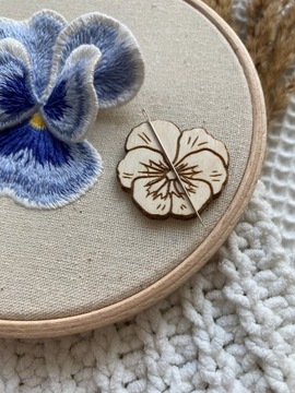 needle minder, needleminder, magnes do igły, kwiat