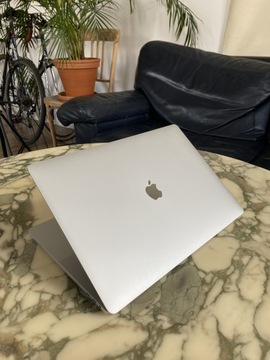 Macbook Pro 16” 2019 32GB RAM/ 512GB/ i7/ 5300M