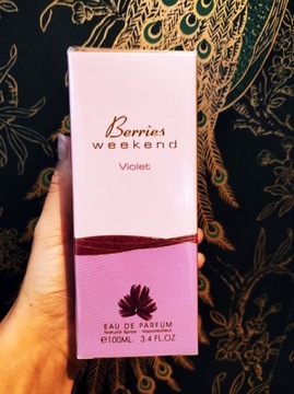 Perfumy Berries Weekend Violet made in UAE