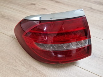 Lampa tylna lewa Mercedes w213 E-Klasa kombi 2019