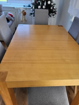 Stół, krzesła firmy Paged