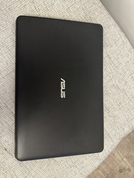 Laptop ASUS desktop-qeam7ik