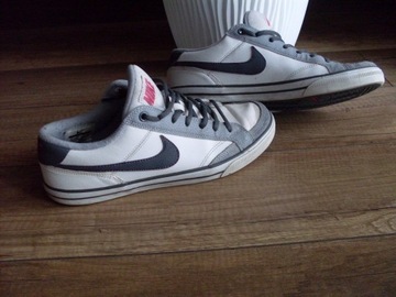 Buty NIKE r.42,5  dł. wkładki 27cm