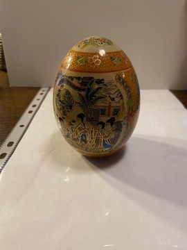Piękne porcelanowe jajko w stylu Satsuma