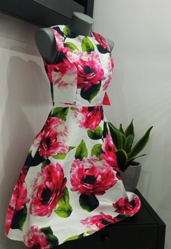 Ax Paris cudna sukienka kwiaty z dwoma kieszeniami