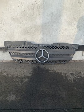 Mercedes Benz Grill