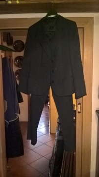 Damski garnitur wełniany ze spodniami 42 (834)