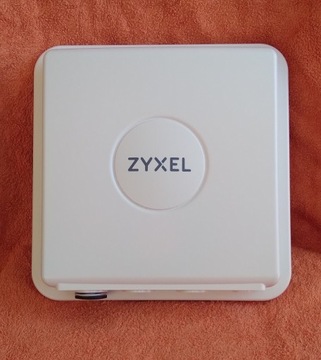 Zyxel LTE 7460-M608 router