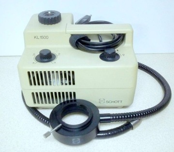 SCHOTT KL-1500 ze światłowodem do mikroskopów