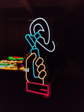 Neon LED Ozdoba Świetlna. Badanie słuchu