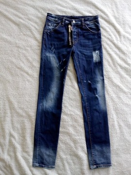 Przecierane spodnie jeansowe jeansy Dsquared2 42