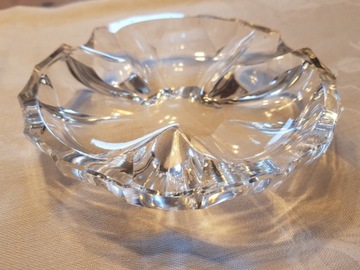 Popielniczka kryształowa, średnica 14,5 cm