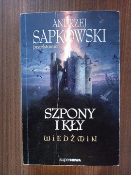 Andrzej Sapkowski - Szpony i kły