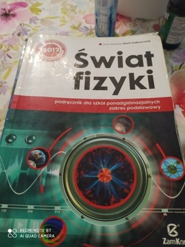 ŚWIAT FIZYKI