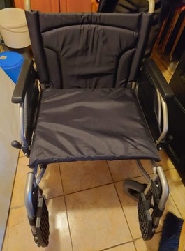 Wózek inwalidzki nowy 