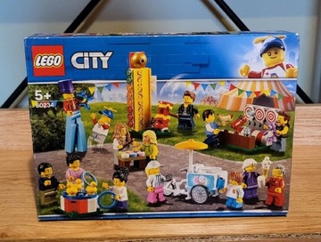 Lego City 60234 Wesołe Miasteczko minifigurki