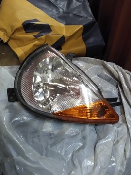 LAMPA PRAWY PRAWA PRZÓD FORD KA