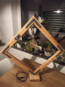 Lampa drewniana z ramy okiennej