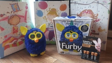 Zabawka FURBY i obrazki